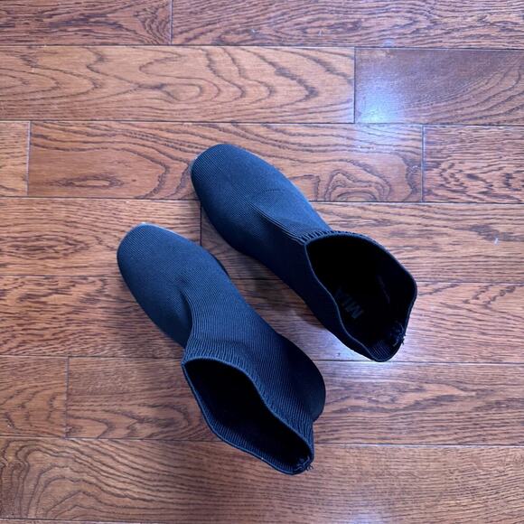NWOT Black Ankle Sock Boots Women's Size 8 - Picture 2 of 4